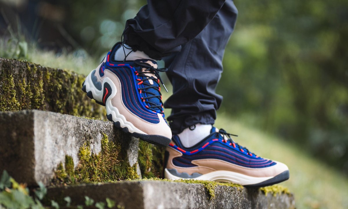 nike acg air skarn sand