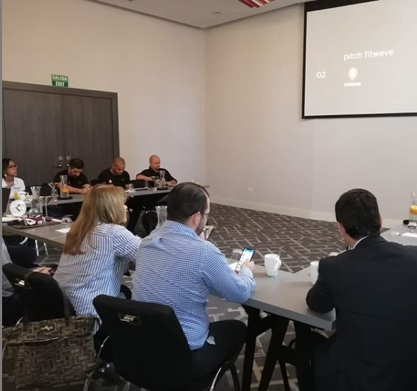 plugdo_com's tweet photo. El pasado jueves participamos como #startup invertido de Ciudad del Saber @innovaCDS en el mentoring meeting donde pudimos compartir a través de un pitch nuestra tecnología de integración @plugdo.
Imágenes: @innovaCDS https://t.co/qNrKVDExX7
