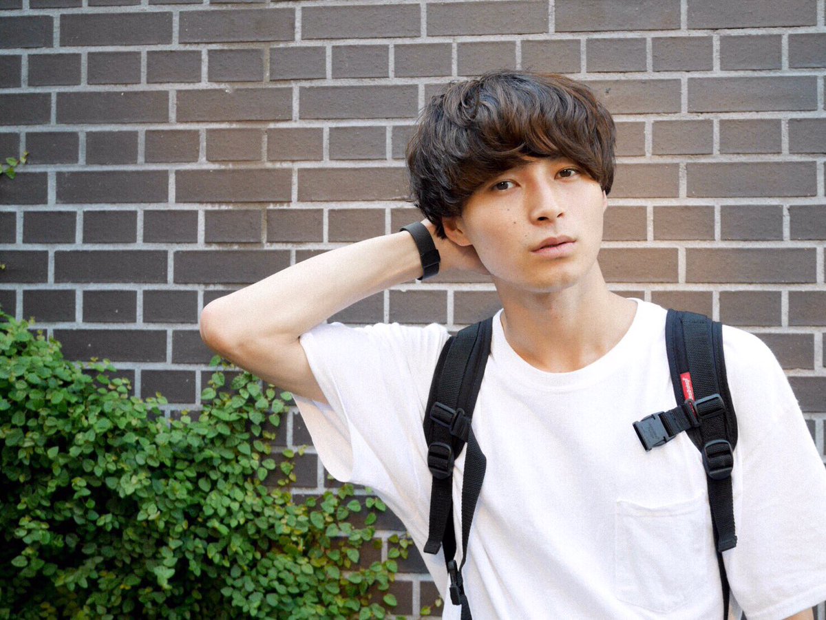 yutaka__82's tweet photo. こんばんは🌆

「やべ充電がない！」の顔。

そう思ったらChargeSpot！
登録したら1時間150円で借りれます！
48時間借りても300円！

投票もしてね👍
https://t.co/4yMjqOwrlB 

#ミスコンcharge
#ChargeSPOT
#どこでも借りれてどこでも返せる
#充電ないあるある https://t.co/he6ieh1VJ3