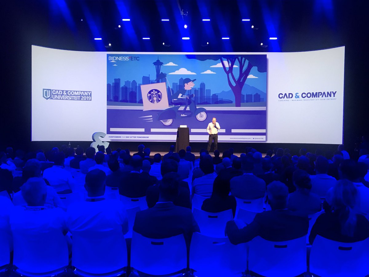 CollinVanKooten's tweet photo. Op de #CU2019 nu een fantastisch verhaal van @StevenVBe. Super gaaf dat ook @Starbucks in dit verhaal zit. Tijdens dit event komt mijn favoriete koffie aanbod! #innovatie https://t.co/L43gZYIVaX