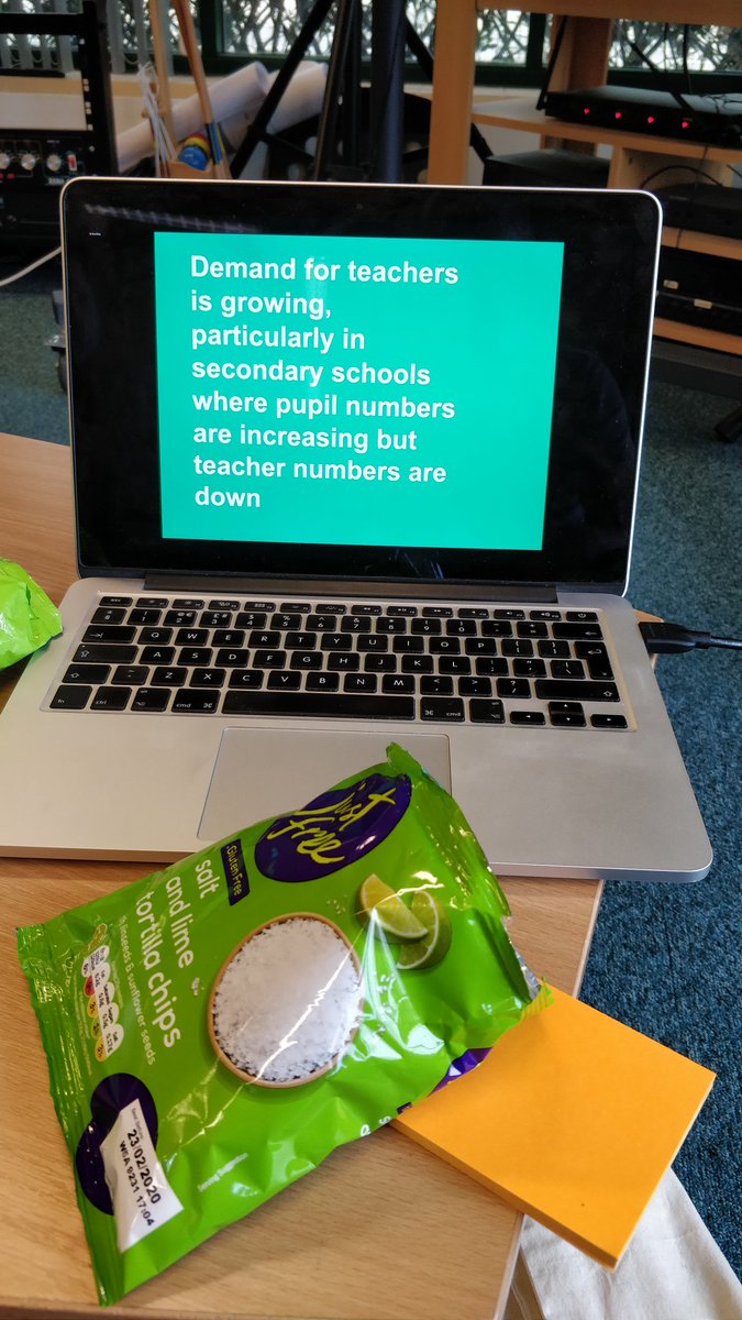 Hindsightery's tweet photo. #ServiceThursday 6. Department of Education transformation. 👍
DfE is a service organisation.

Regular @HMLandRegistry
Design community watch and snack session - post feedback, we are testing more inclusive snacks this month. Savoury snacks, gluten free. https://t.co/qTUEOyODjW