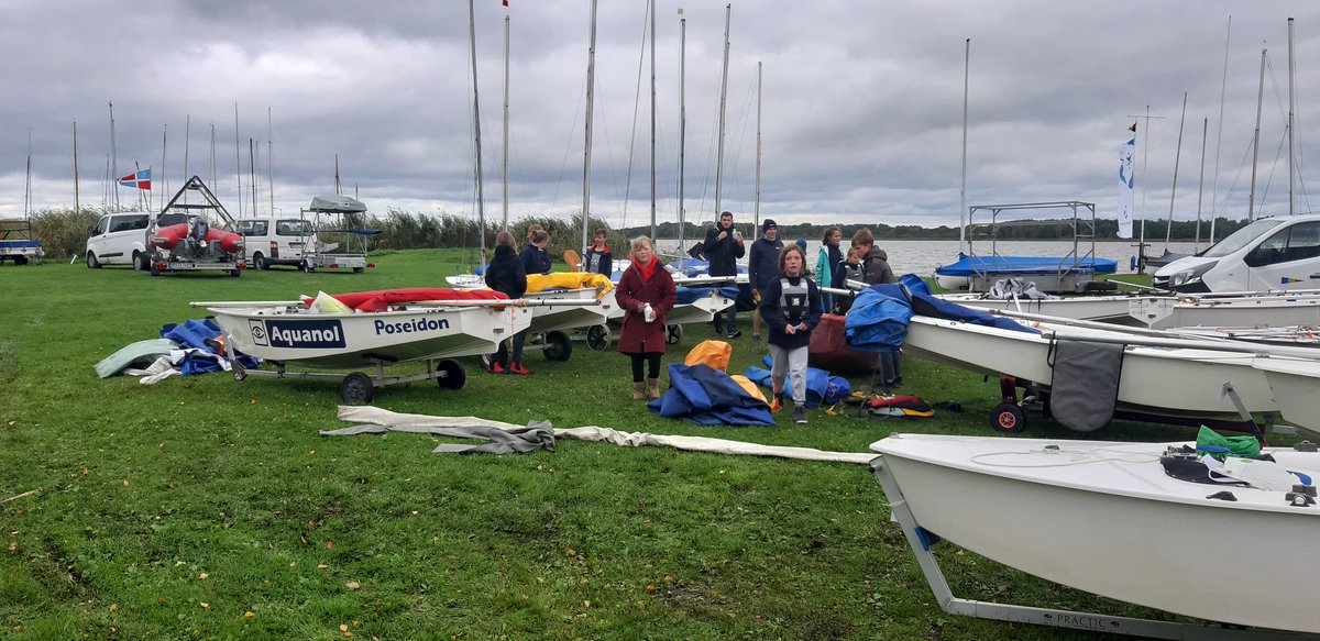 CadetTicker's tweet photo. Wir sind in Ribnitz-zur #IDJM 2019. Die Boote werden vermessen. https://t.co/fv4Qsh1Sl0