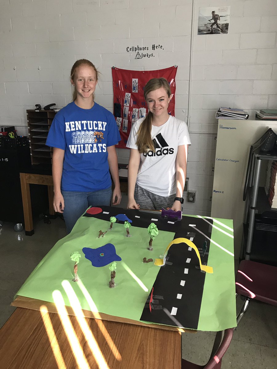 MsGarnettHCHS's tweet photo. More putt putt designs! #HCPride #WeAreHCHS #csRocks #EngineeringRules @melindasolsen @PLTWorg @bluegrassbelle4 https://t.co/SaCiH0AIKK
