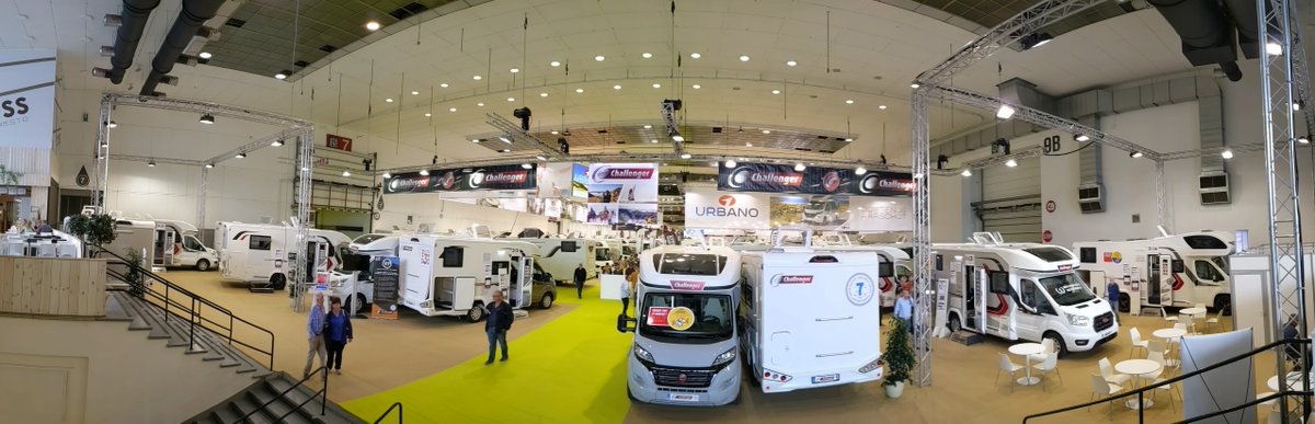 Challenger_cc's tweet photo. @Challenger à Mobicar, la première journée se termine... A demain !

 #challenger #mobicar #motorhome https://t.co/45zyONRlaN