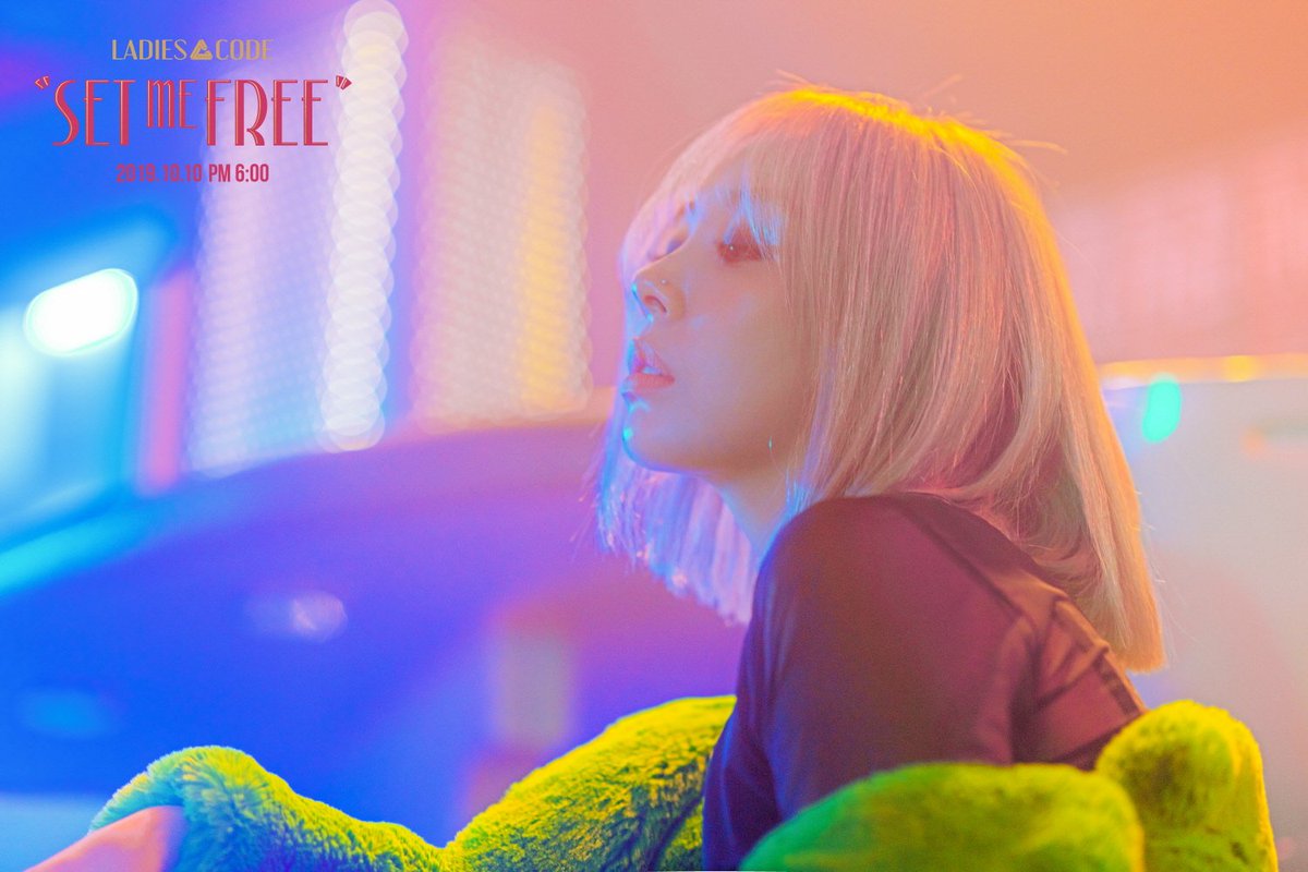 that___sam's tweet image. LOOK AT HER #ASHLEYSCODE #GLOBALCODE #LADIESCODE #LADIESCODECOMEBACK #SETMEFREE