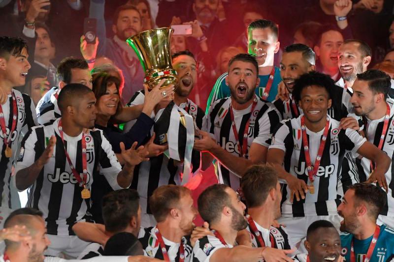 douglascosta's tweet photo. Si scrive Marchisio, si legge @Juventus!
Grazie Claudio, è stato un onore
#MC8 https://t.co/6GSPu6k7NT