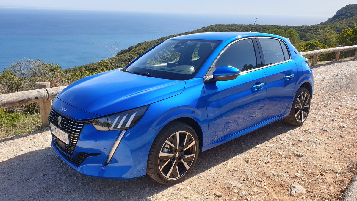 LdeServ's tweet image. #208firstdrive #NewPeugeot208, So fun to drive