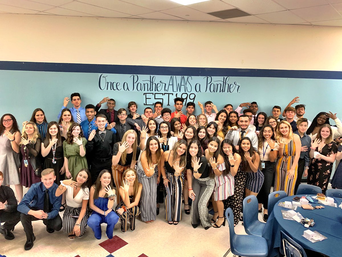 Congratulations to all the #junior Panthers from #CoralSpringsCharter High School who officially became #upperclassmen at their #ringceremony this morning! 💍 Wear those rings with pride #classof2021 #hjbroward #herffjones 💯💍💍😉🐾🐾😎👊🏼✅🎉🎉🎉🎉