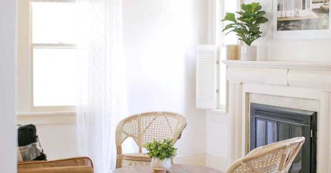 RealtorMcVey's tweet photo. Who doesn't absolutely LOVE a good before and after?!
Holiday House Formal Living Room Before &amp; After - A Beautiful Mess
 https://t.co/fQl9FZs5ya https://t.co/2hWu8GsN1w