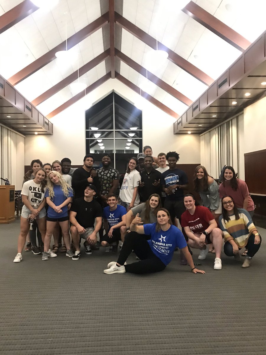 FcaOcu's tweet photo. We had a great time last night listening to Coach Reddoch’s story! Every testimony is powerful and we always encourage sharing your walk when you can with others.
Also, congrats to MaKenzi for winning the $25 dollar Chick-fil-A gift card!
#OKCUFCA
#FCAFam
#RushFCA https://t.co/3HbSlWEAsL