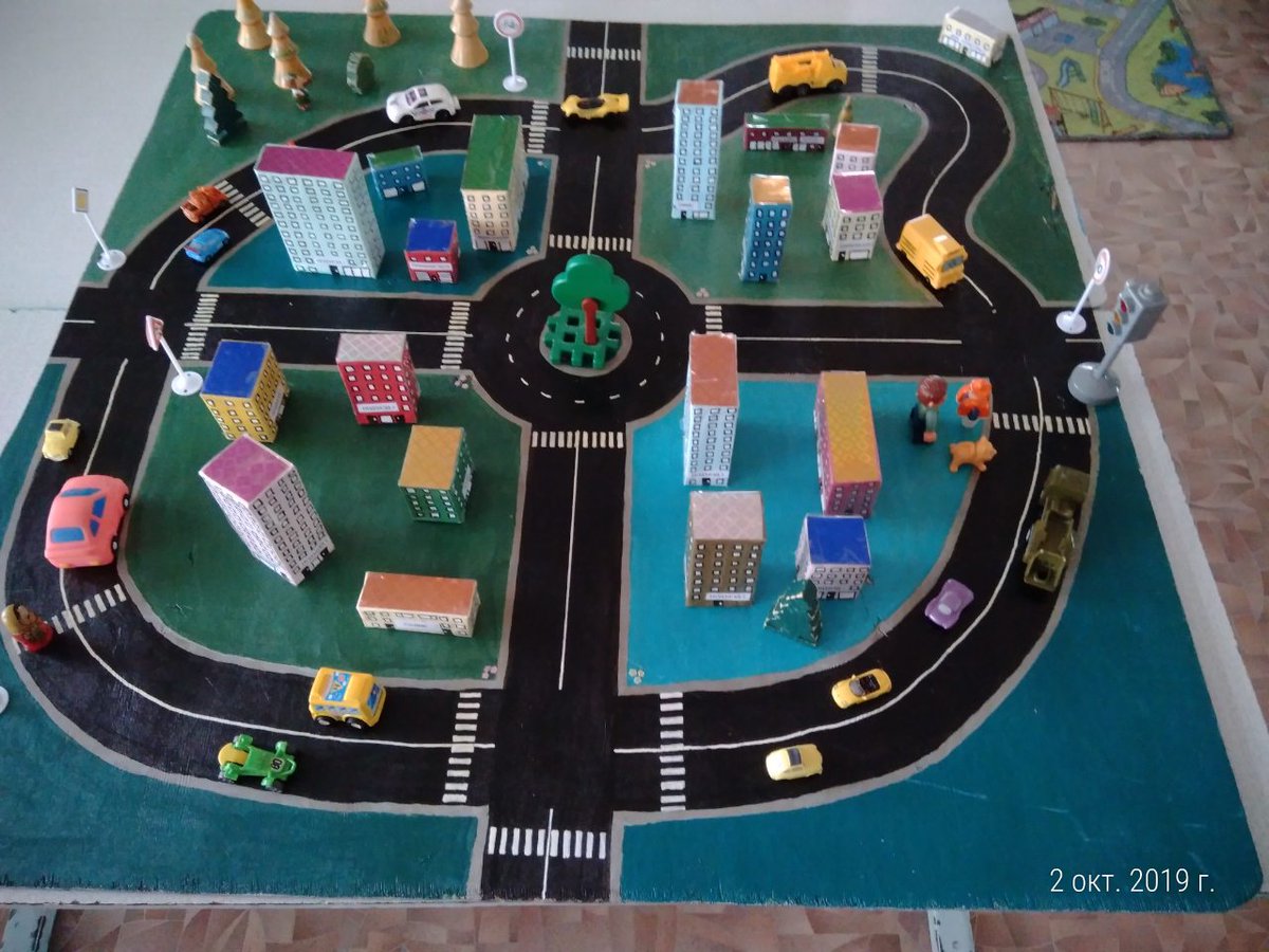 <a href="/IA_Atamanov/">Игорь Атаманов</a> Воспитанники СП "Детский сад" с. Рождествено продолжают повторять правила поведения на дороге.
Знает каждый из детей
Нету правила мудрей:
"Правила дорожные
Соблюдать положено!"