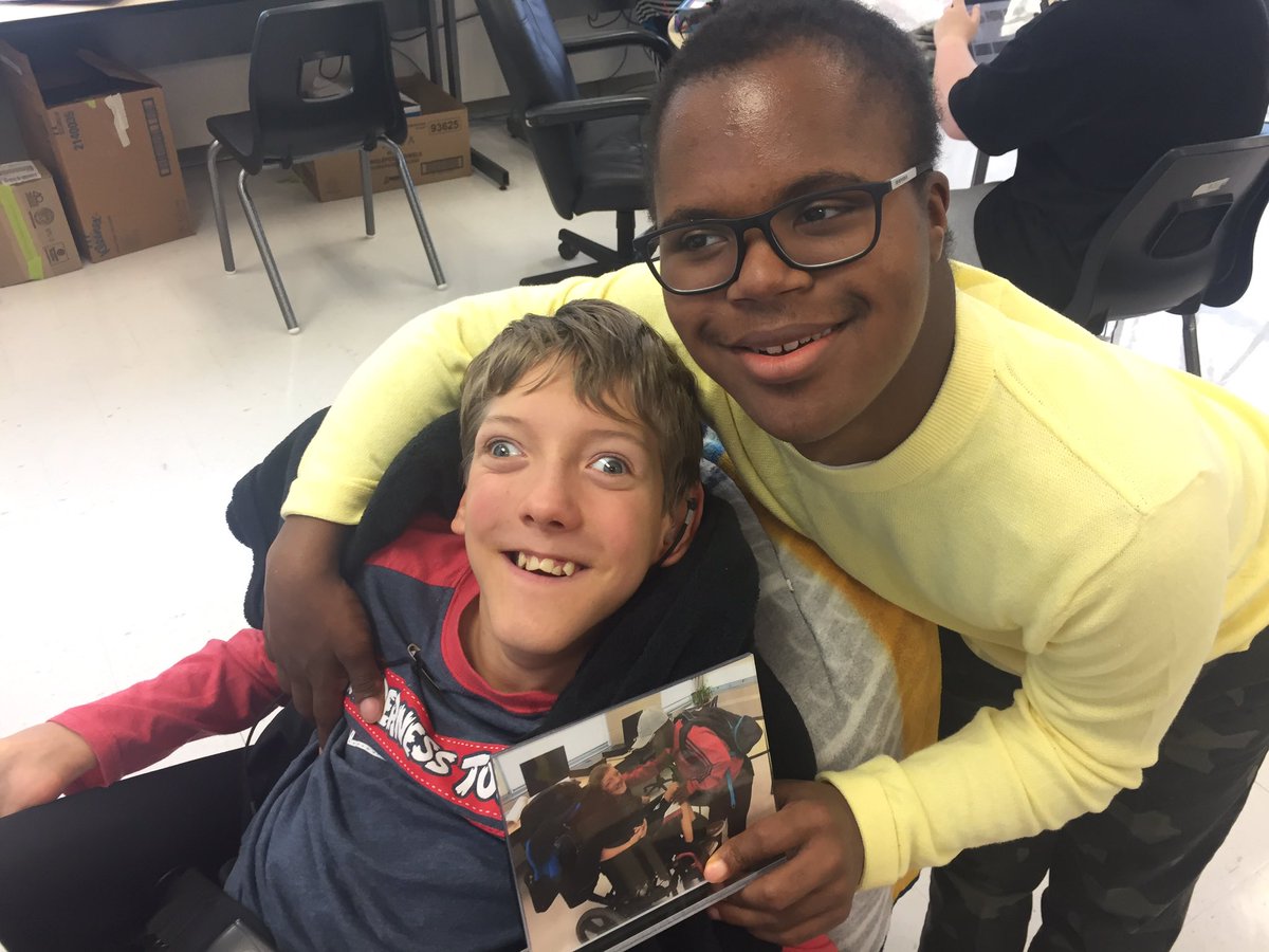 les_mermaid's tweet photo. HAPPY BIRTHDAY ๐ฅณ to our very amazing student N.P! He is over the moon, happy today that his best buddy S.S brought him such a special gift ! A photo framed of their first day of school this year! #bestbuddies #schoolisfun #schoolmagic #hbd @LASSinspires @ERFPeel @PeelSchools โจ https://t.co/TCjXaZ8pYs