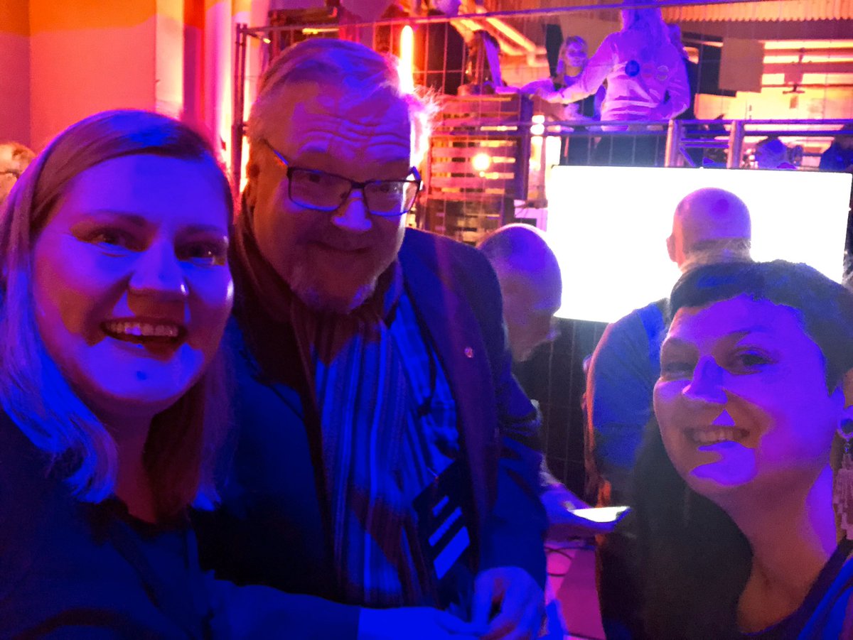 TainaKetola's tweet photo. On ollut mahtavaa päästä seuraamaan @crazytownoy kehitystä @TimoLahti67 kanssa on yhteistyötä #tampere’ella viime vuosien ajan. Tänään hyvät keskustelut kaupunkien ja kuntien käyttämättä jääneistä kiinteistöistä ja niiden hyödyntämisestä @thestreamfest #stream2019 #kaupunki https://t.co/vbq7ENOw1h