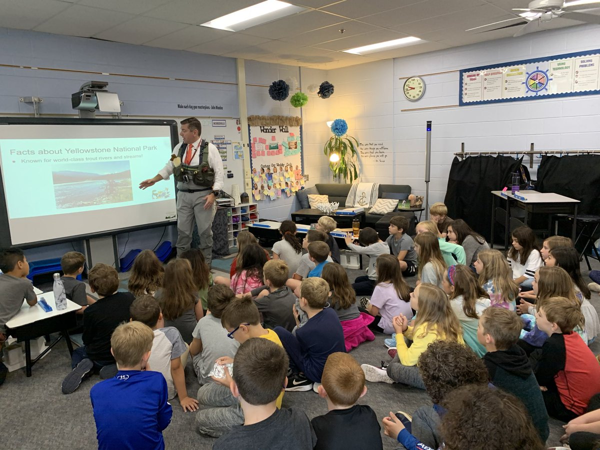 SundhInnovates's tweet photo. How lucky are we that @barbini_matt  came to share his experience in Yellowstone National Park with us! 🏞 @mrswD70 @MrsSnader_D70 #flyflishing #d70raptors #d70shinyapple https://t.co/lUJjlQKwLz