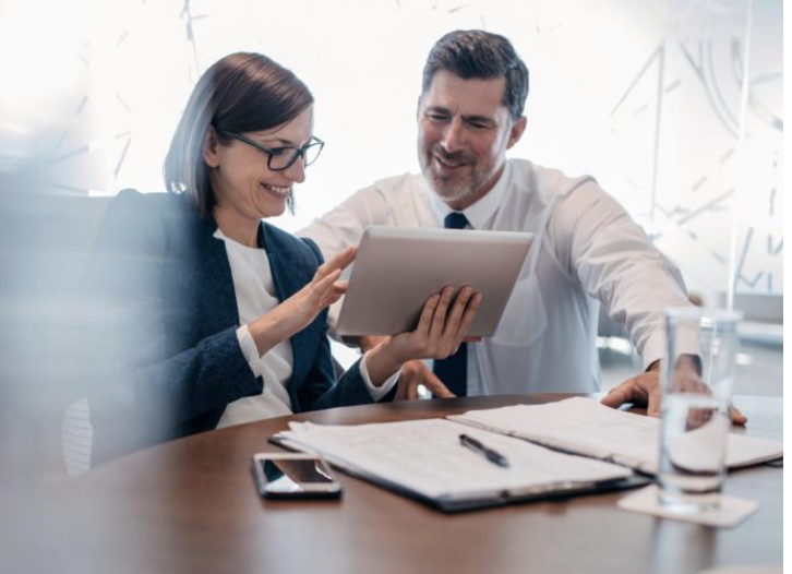 concisegroup's tweet image. Introducing the digital Chime Pitch Book.  Discover a new approach to your pitch presentations that grabs the audience’s attention and increases engagement. cgt.bz/23yu5  #concisegroup #eventapp #finance #engagement