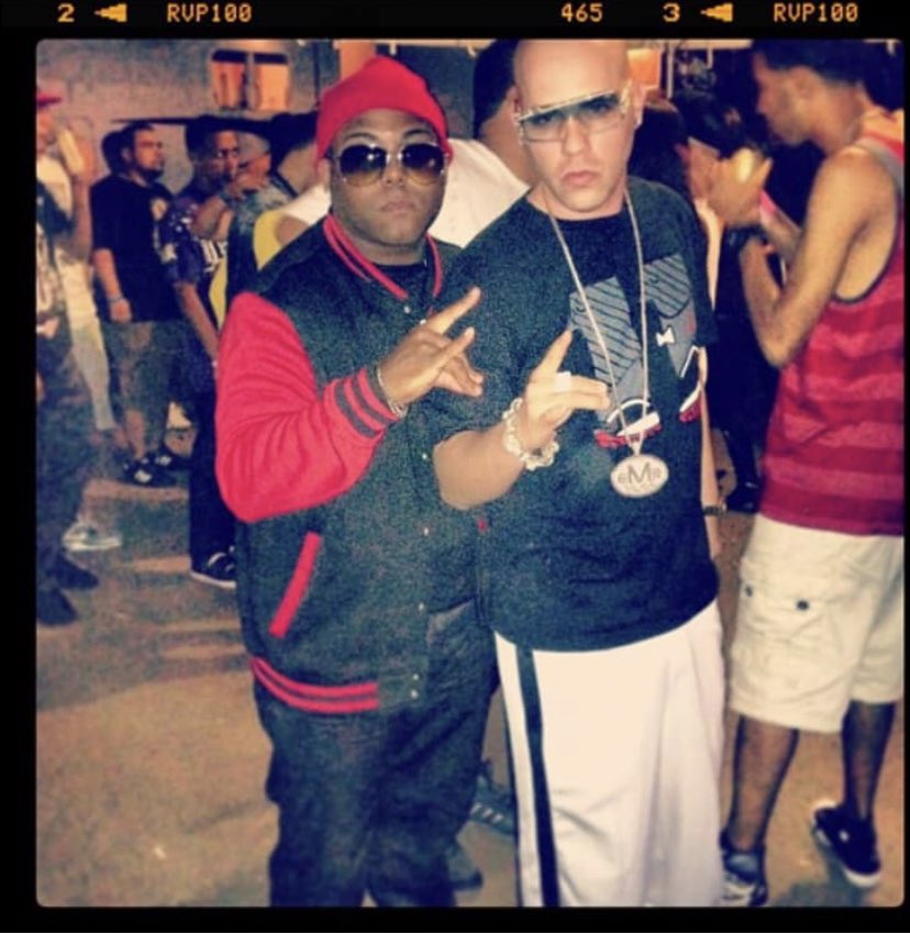 BobbyVoicePR's tweet image. El #TBT de hoy se lo dedico a este cabezon que esta aqui.... te queremos un millon... te veo pronto #freekendo #Kendokaponi ... #BambuRudeboy estas colao ahi atras