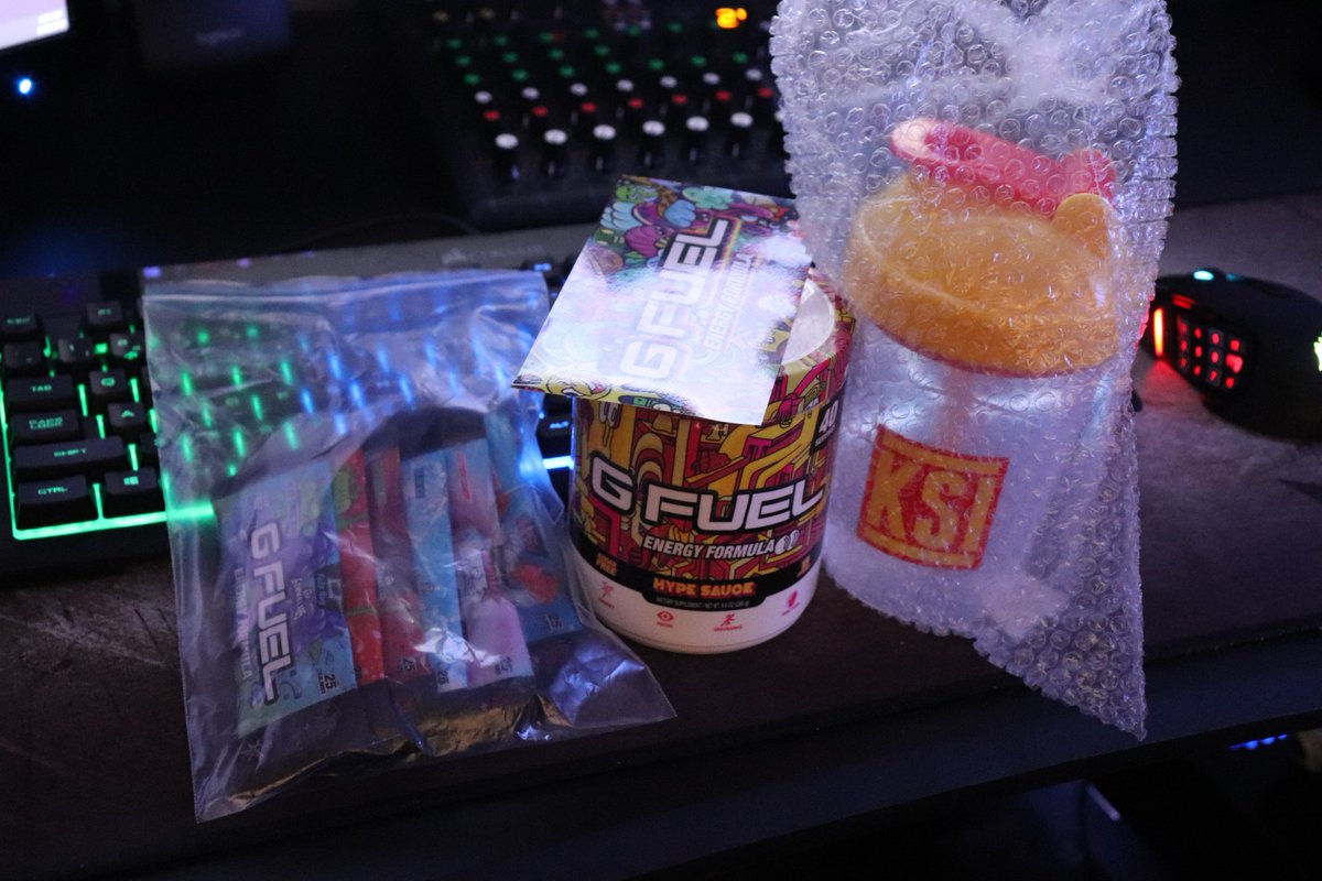 Much love to <a href="/ArmadaGG/">Armada</a> &amp; <a href="/GFuelEnergy/">G FUEL®</a> for the care package 😍