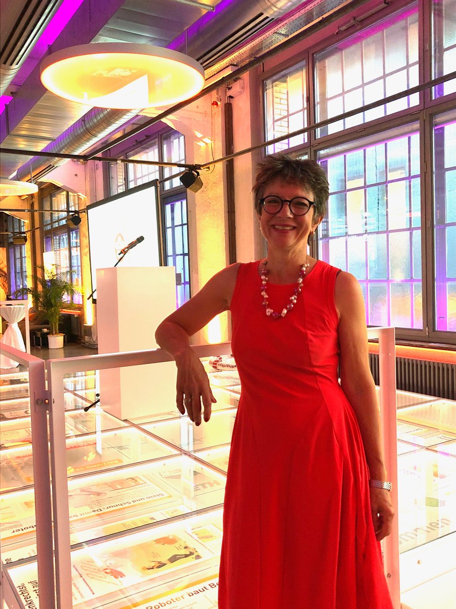 zhrefch's tweet photo. Bereits sind die ersten Gäste erschienen bei der Preisverleihung vom «Filmpreis der Zürcher Kirchen».
#zff #zff2019 #fzk #filmpreisderkirchen #filmpreis #zffdaily #zurichfilmfestival https://t.co/VMYoE5UgqF
