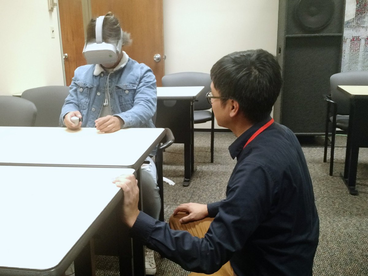 askehbl's tweet photo. Our other @AnneFrankPrjct event is up and running in the Union 415. View the Anne Frank house and museum with @oculus virtual reality (VR) headsets. Afternoon spots are still available for sign up! #VRinLibraries https://t.co/eD3SiRMmqN