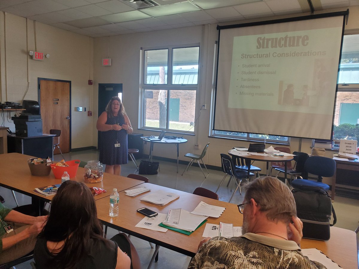 MrD_Travis's tweet image. You can never have too many classroom management strategies with @joanne_j31630 and a &quot;plug&quot; for using @ClassroomScreen to help at @NSBMSStingrays !
#vcsPLL #vcsDLTL #VCSCM #VCS123