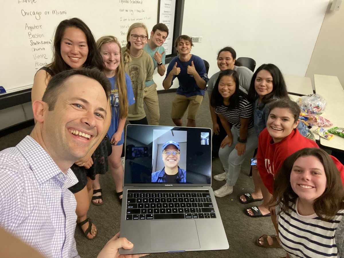 DrakeIBiz tweet media