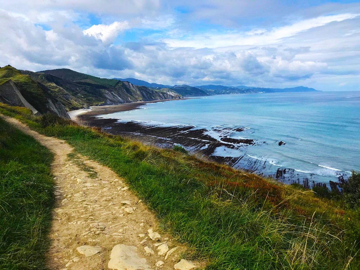 rrrosapascual's tweet photo. De color verd 💚 #caminodelnorte #gr121 https://t.co/vsiPZJYWc1