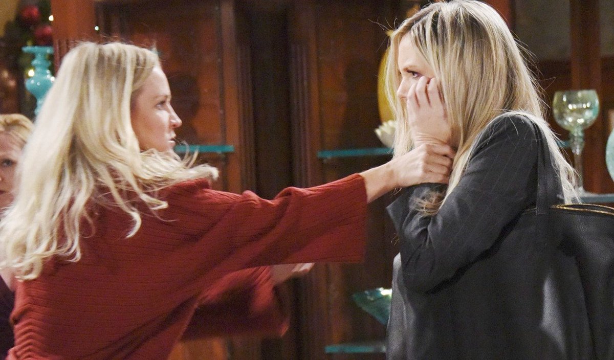 MermaidDreamsx's tweet photo. 6. Fave Slap
Sooo many good ones!
The one that comes to mind first though is where Sharon confronts Abby about Scott. normally I am not a fan of cats fights especially over men but Abby is awful and it was deserved
#25yearsofsharon #yr https://t.co/mMbuCyWFly