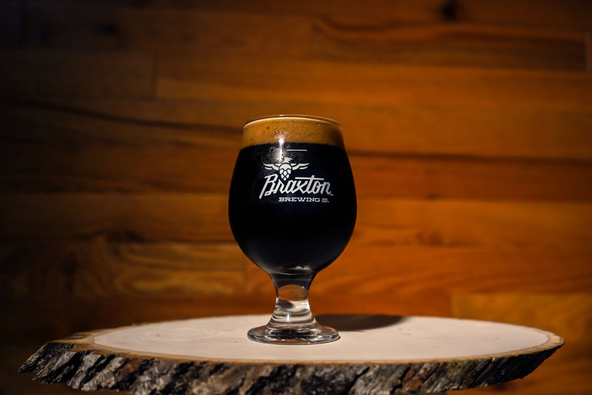 BraxtonBrewCo's tweet photo. 2018 Dark Charge is taking over the taps at all three Braxton locations this weekend. Stop in for a pour to tide yourself over until Dark Charge Day on December 7th. ⚡ Join the Tap Takeover here: https://t.co/5MPs2asWrg #liftonetolife #darkcharge https://t.co/oW4hRnwxQx