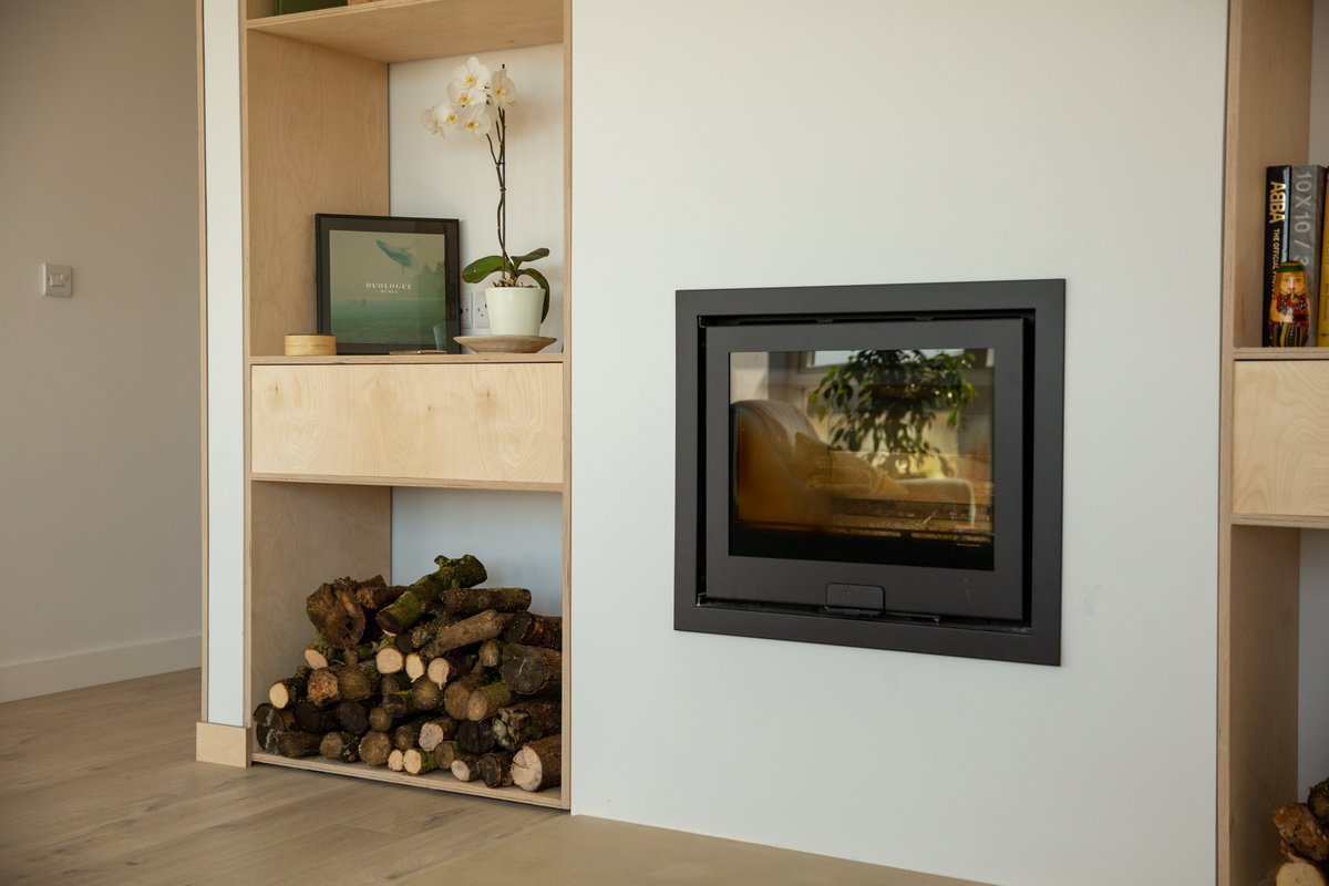 HunterStovesGrp's tweet photo. Did you catch our Di Lusso R6 stove on Grand Designs last night?😊🔥🔥 #granddesigns #interiordesign #woodstove #dilussoR6 #hunterstoves https://t.co/kNfShV5C71