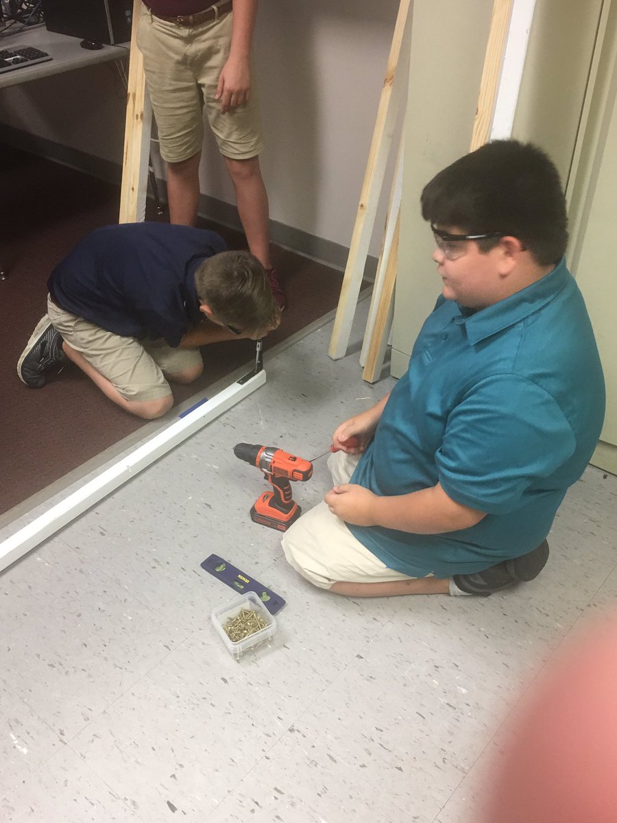 ECMS_Robotics's tweet image. Safety is out top priority!!!