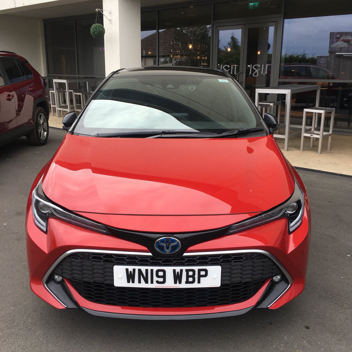 GreenFleetNews's tweet photo. The @ToyotaUK Corolla here Available to #TestDrive at @BathRacecourse at #GREENFLEETBath
#Road2Zero #GF19 #CleanerFleets #CleanAir #DriveTheChange #DriveTheSwitch #ToyotaCorolla https://t.co/5IXKzkUTUt