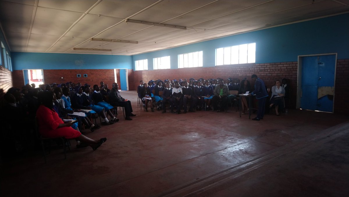 tondetakavarash's tweet photo. At Matthew Rusike secondary #Epworth where 4rm 3 learners who are in the #CARE_PCTFI Cohort 3 pjt making presentations on their Financial Literacy pjt. #Financial_Intelligence is key 4 our learners post school life https://t.co/GbLVo70yTC