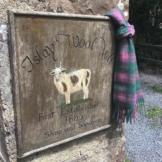 Our Discover Islay scarf is back in stock! 😁
mill@islaywoollenmill.co.uk
ift.tt/2ob76Yx
#weaving #coloursofislay #scottishislands #islaywoollenmill #weaversofinstagram ift.tt/2nbNL99