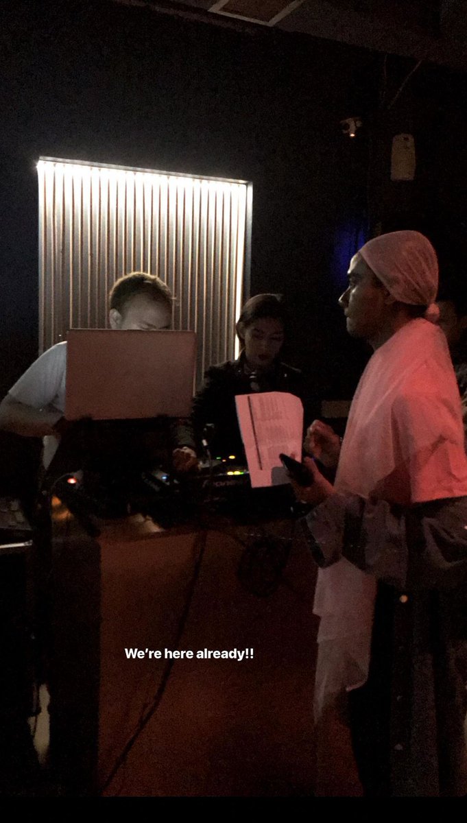 femfestID's tweet photo. Sudah siaaaaaap???
#BebasBersuara Karaoke Night #FemFest19 at Bar Gina
@novalauliady @jakartafeminist https://t.co/1GehYYdCwE