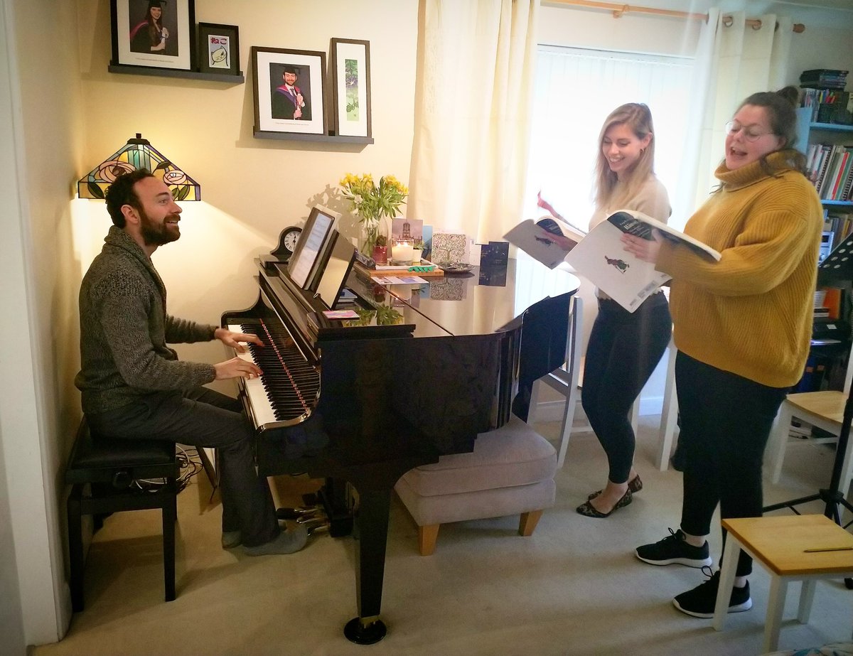OperaMeantime's tweet image. Musical rehearsals with M D @LaurencePanter

Excited to welcome @alexdinwiddie to the team as our Hansel. @katy_g_huntley returns as Gretel!

In partnership with the Drayton Arms Theatre. Link for tickets - bit.ly/30sBvyK #opera #fringeopera #christmassy #familyfriendly