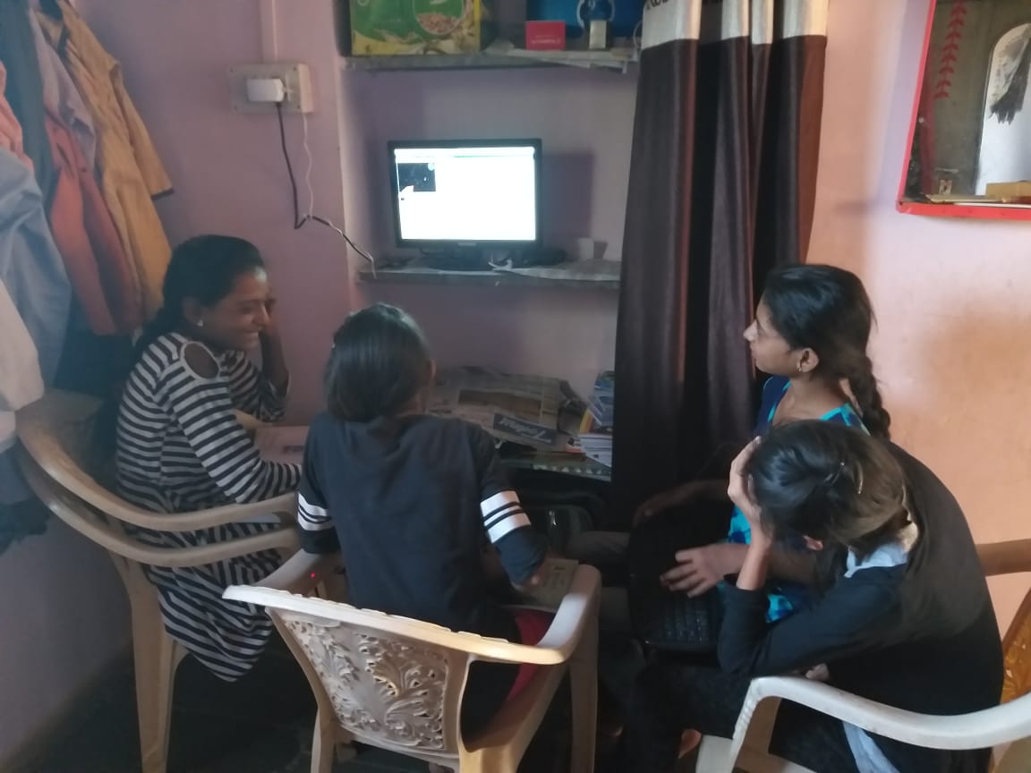 CodeClub's tweet image. Find out how @Pratham_India Education Foundation and Code Club have piloted a programme across 40 villages in rural India, supporting children and young volunteers to get hands-on with coding! 

#CodeClubIndia 

Read more here: blog.codeclub.org.uk/2019/10/03/bri…
