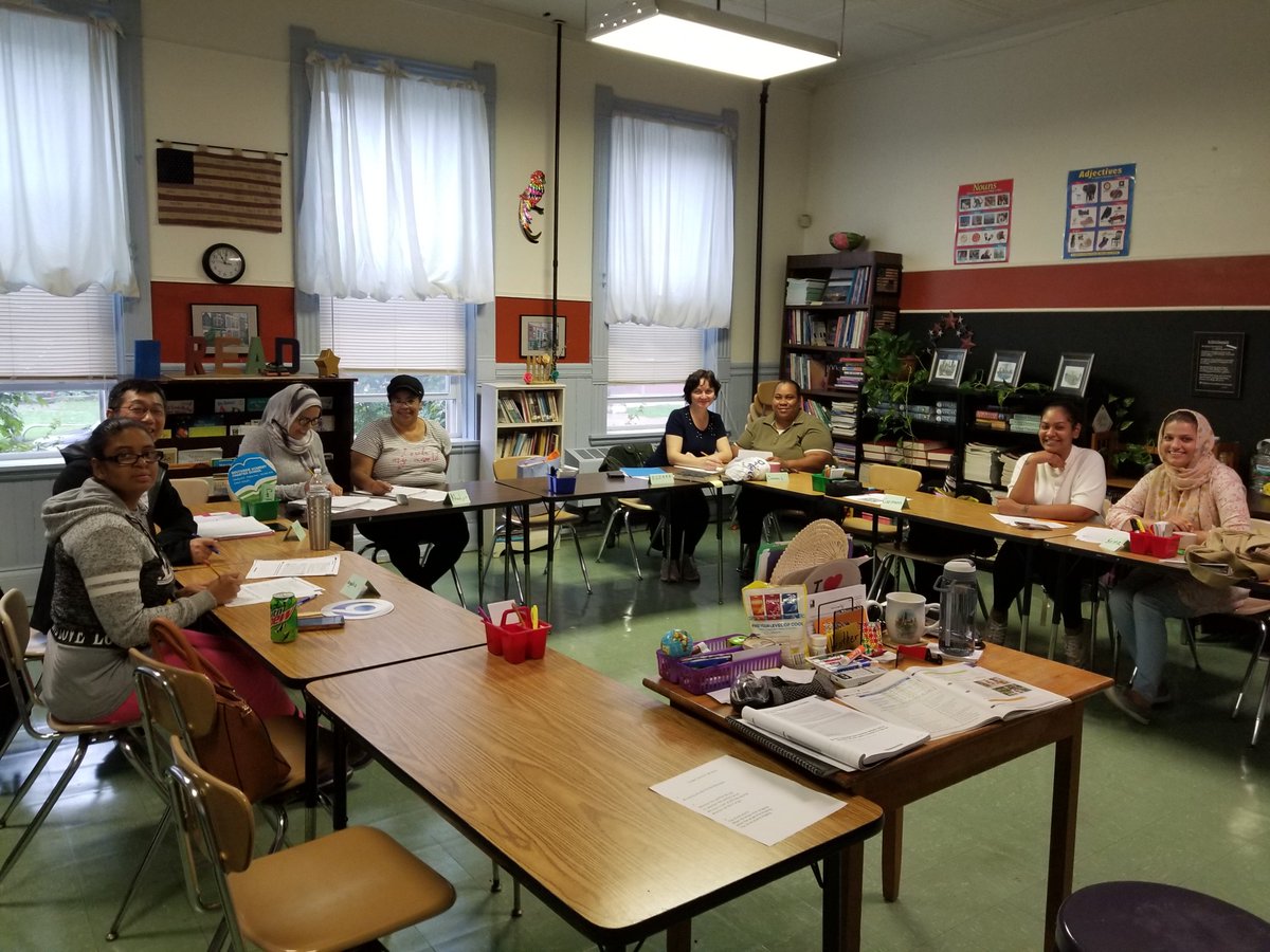 scsd_wslc's tweet image. Here&apos;s one of our morning classes enjoying partner work together this week.  #teamworkmakesthedreamwork @SyracuseSchools