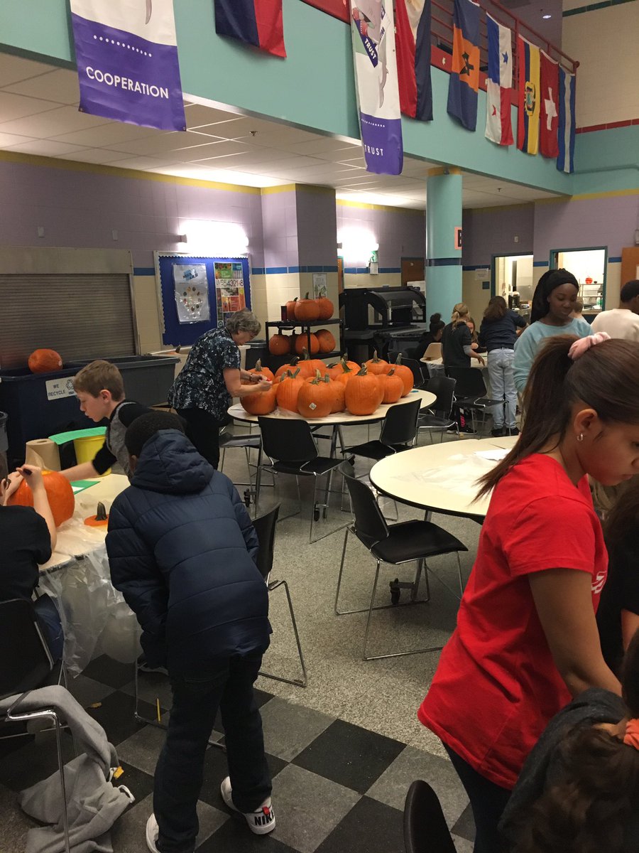 cmsap1's tweet image. Annual pumpkin carving event @cmshappenings today! CMS students carving pumpkins for our Lanterns in the Village Fundraiser Friday October 4th at Pioneer Village 6:30-9:30pm #gosharks #hauntedhappenings #cmsrocks #community #positveevents