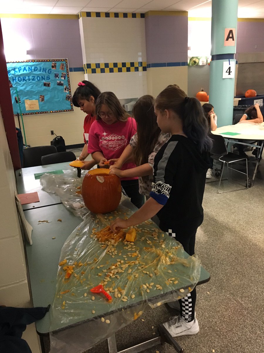 cmsap1's tweet image. Annual pumpkin carving event @cmshappenings today! CMS students carving pumpkins for our Lanterns in the Village Fundraiser Friday October 4th at Pioneer Village 6:30-9:30pm #gosharks #hauntedhappenings #cmsrocks #community #positveevents