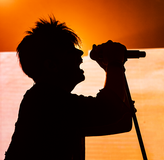 Finally, @DJAstrocreep is at it again, but he changes the mood somewhat as he looks back on electro-pop pioneer @numanofficial's return to Liverpool earlier this week: uber-rock.co.uk/gary-numan-kan…