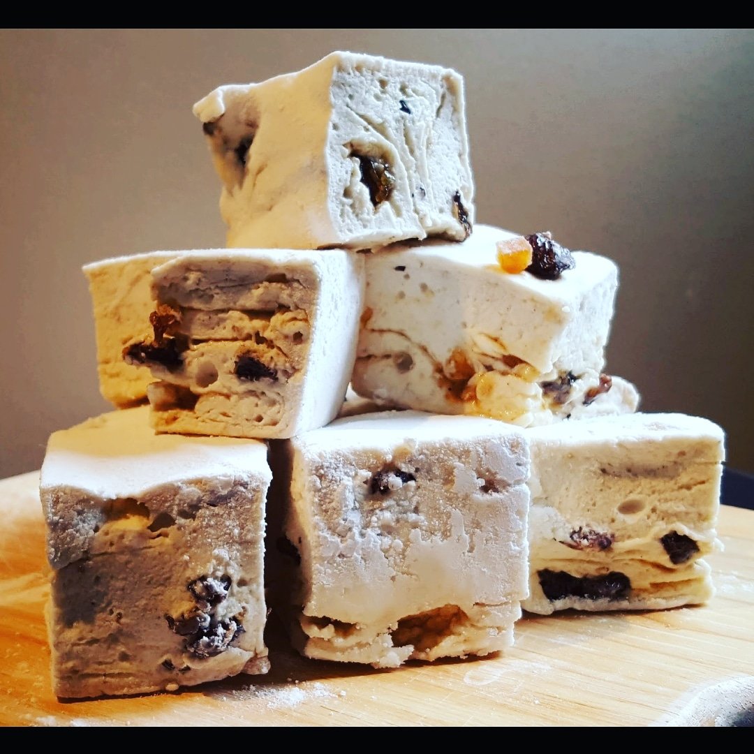 Whoop, three Christmas markets booked for this year. How exciting. Already planning layouts, how many lights is too many 🤣🤣🤣☃️🌲🎁
Ooh, might have to make some mince pie mallows again 🤔 #christmas2019 #sbs #queenof