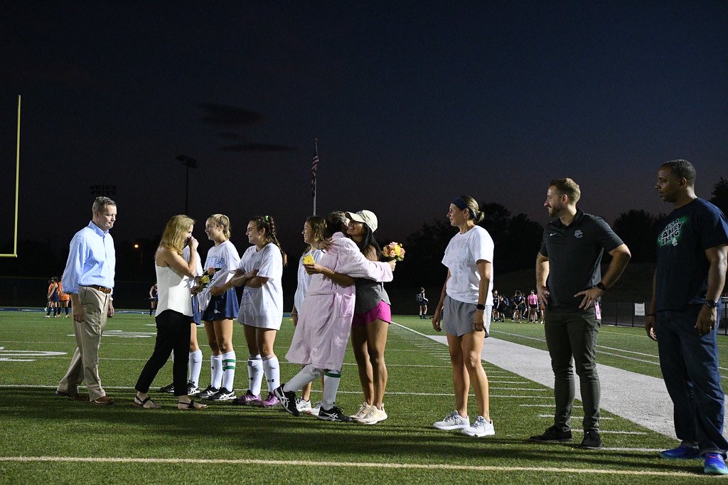 _cherielyne's tweet photo. soooo grateful to get to continue coaching @SoCoFH especially last night where I got to celebrate &amp; honor all the hard work these ladies contribute to the program, especially since this class played w me 2yrs ago on my senior night!🤯🤩 All 5 of you make me so proud, congrats💙💚 https://t.co/WmhJcGfMB4