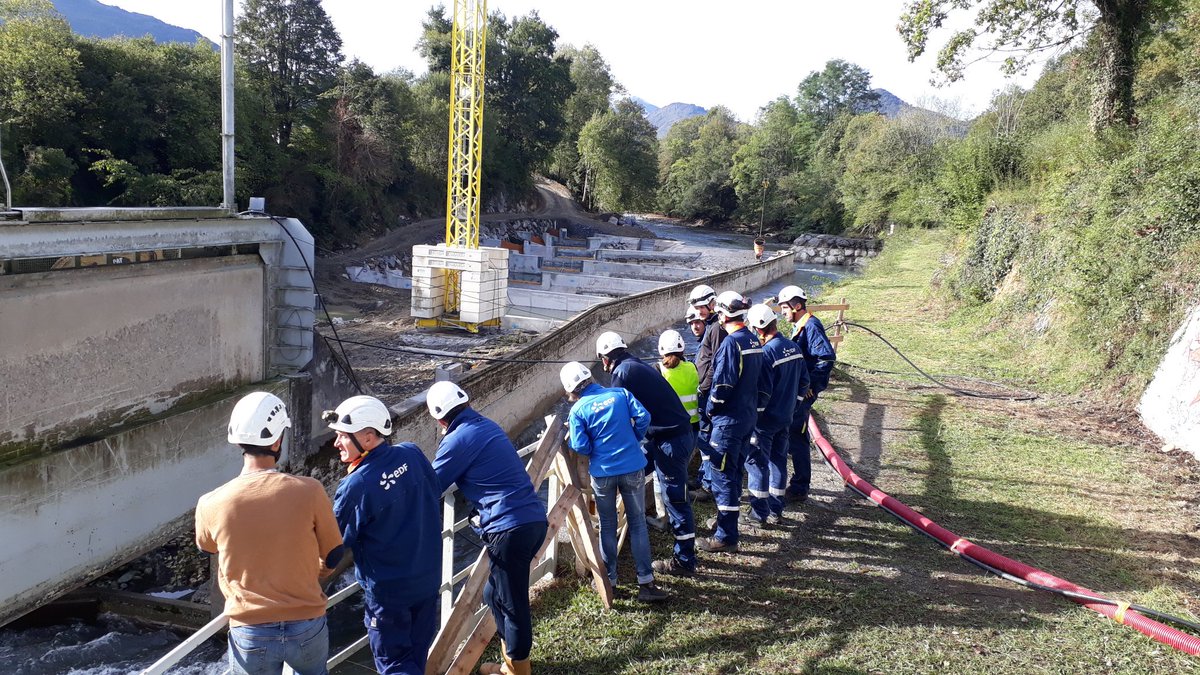 DelcorAndre's tweet image. #territoire : Ce matin, l'équipe @EDF_Hydro_SO d'Asasp en visite à la centrale des Forces Motrices de #gurmencon !!! Merci à Christine et son équipe pour la découverte de ce beau #chantier d'amélioration de la continuité écologique. #passion #hydroelectricite
