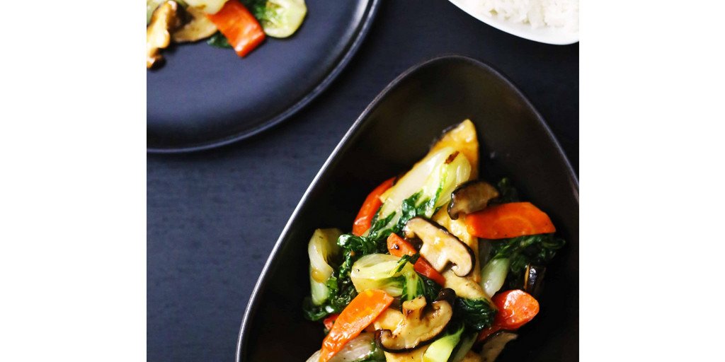 If you’re looking for a dinner recipe that’s on the table in 15 minutes, is super-tasty and packed full of health-promoting ingredients, then you’ll definitely want to give this stir-fried baby bok choy recipe a go.

onebitevegan.com/stir-fried-bab…
