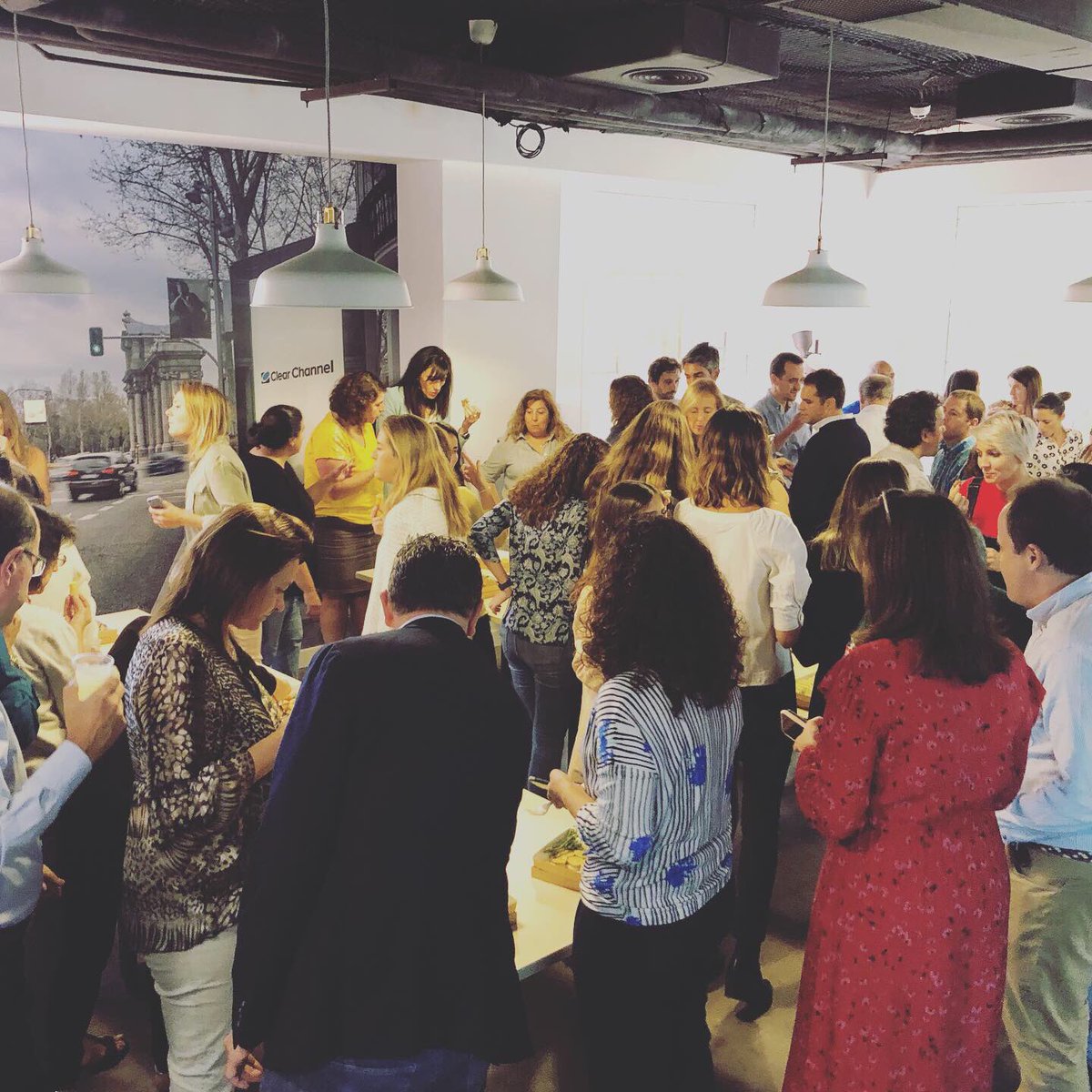 clearchannelES's tweet photo. En Clear Channel España estamos de  celebración. Inauguramos nuestra sede en Arturo Soria, donde siempre pero más bonita #innovacionatodoslosniveles https://t.co/AZ9Lk42Uqr