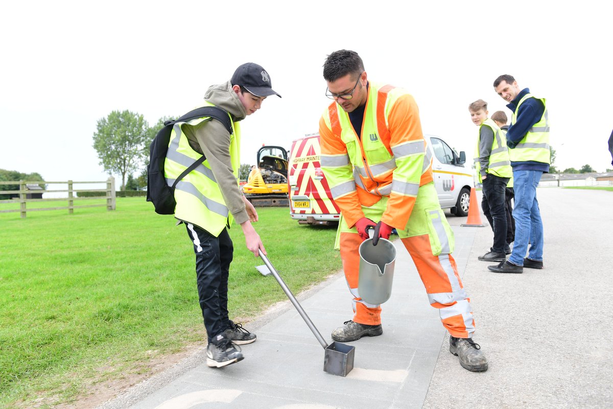 Roadsafetymark's tweet photo. #ConstructionWeek is all wrapped up! A great event, and we hope that young people from across #Lincolnshire will be inspired to look at employment options within the construction industry. 
Massive thanks to @WJ_UK for supporting us with this event. 
@CITB_UK @EBP_UK @Ian_LGTA https://t.co/ut0mqf0J0k