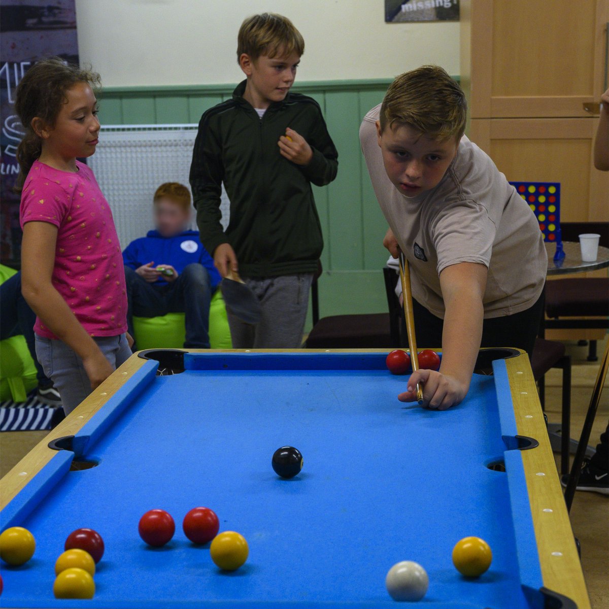 LimitlessElim's tweet photo. This week, we were involved in pioneering a new youth work in Hayling Island @limitlesshcc. Partnering with @LimitlessPompey to start this work through Hayling Christian Centre.

We had a great first night, in which we saw 11 young people from the local community attend! https://t.co/ZwStXrfMy9