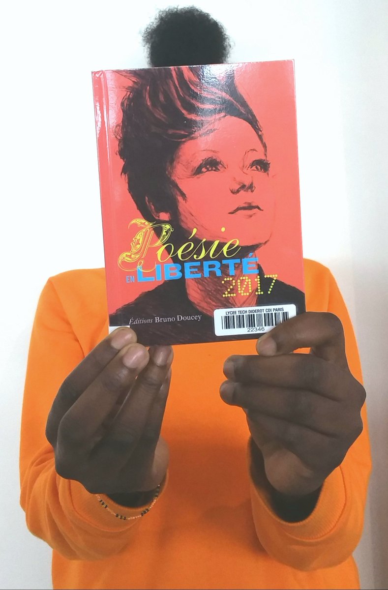 CdiDiderot's tweet photo. Après avoir fureté dans les rayons du CDI, avoir pris la pose, et joué les photographes, les #2deCAPH ont fait preuve de talent et d'inventivité au moment de créer leurs #bookfaces !! 😎👏👏 https://t.co/zqWBg4Ylc7