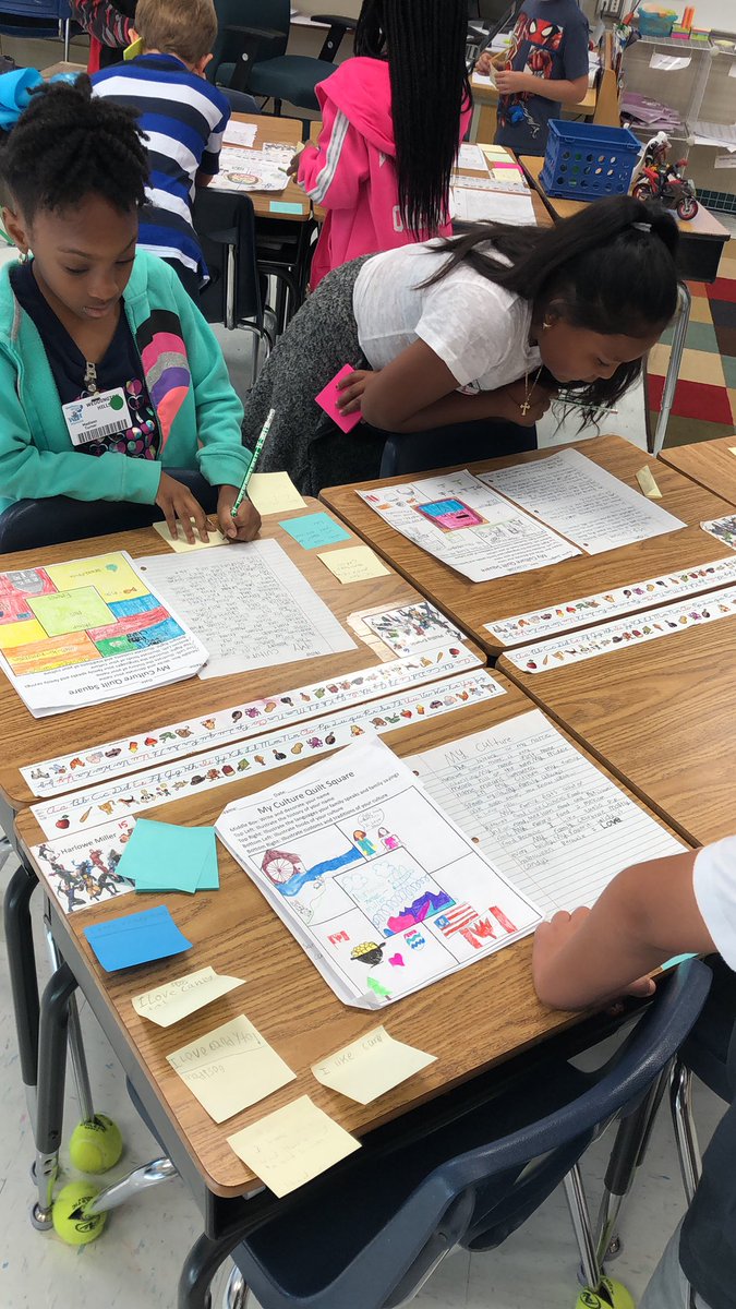 Mr_Helms6's tweet photo. Learning more about our classmates through Culture Quilt Squares! #groWHere https://t.co/CECEUz9itm