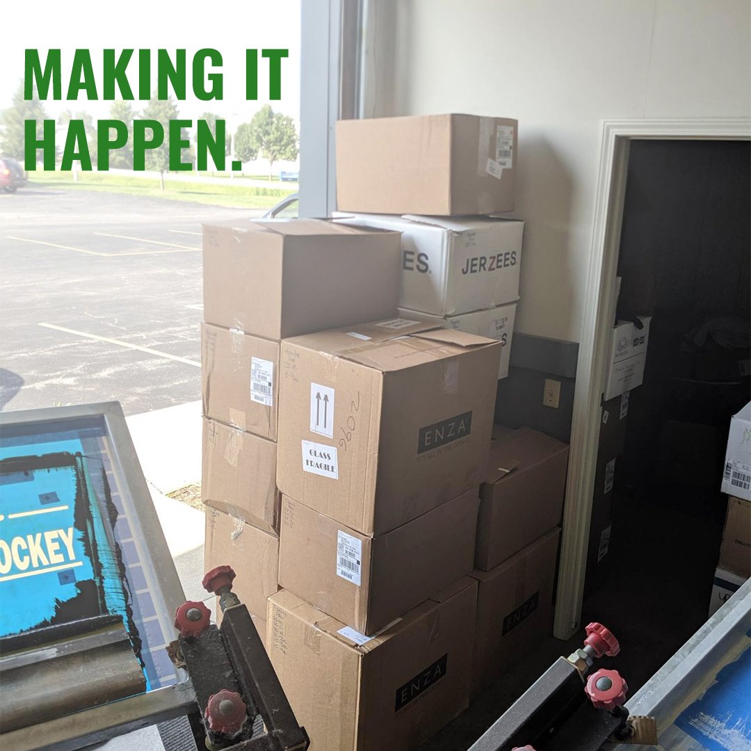 BigDaddyGraphic's tweet photo. When you shop local you help someone in your community make their dreams happen. Thank you. From us to you 🐊 ❤️
#bigdaddygraphics #shoplocal #screenprint #bdgproduction #perrysburgohio https://t.co/LP5yg7Pq28